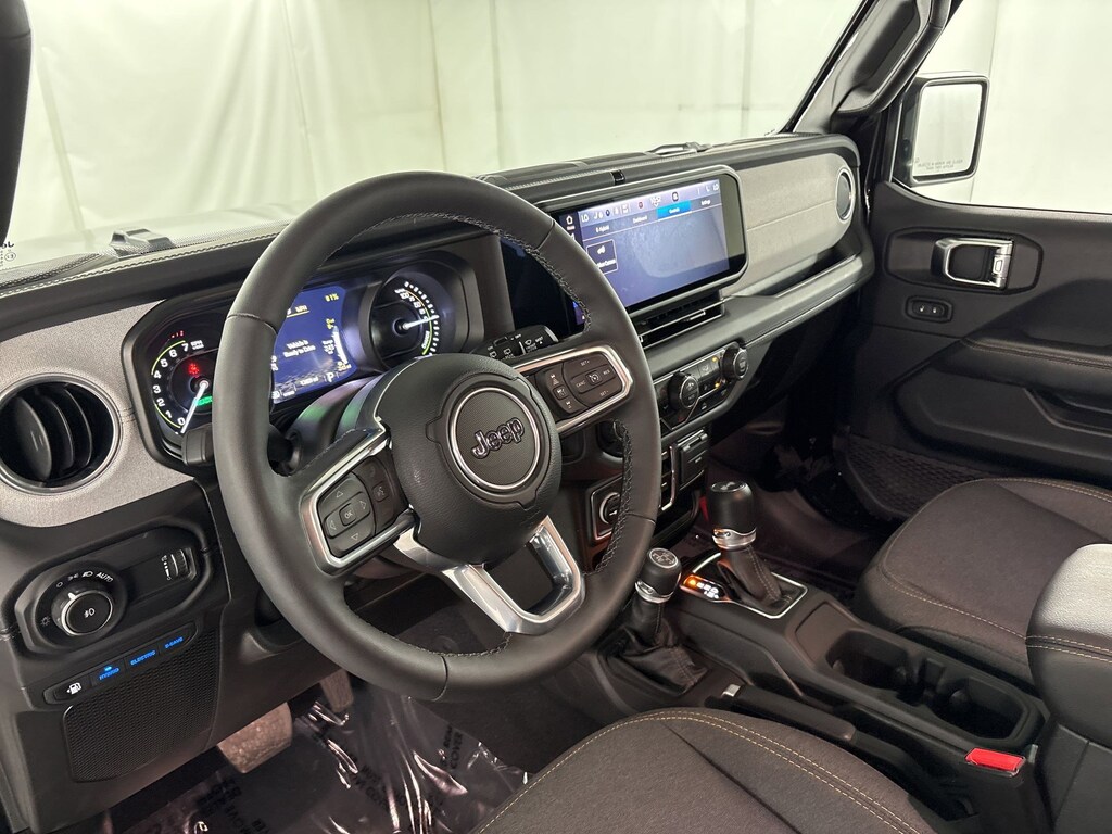 Used 2025 Jeep Wrangler 4xe Sahara SUV