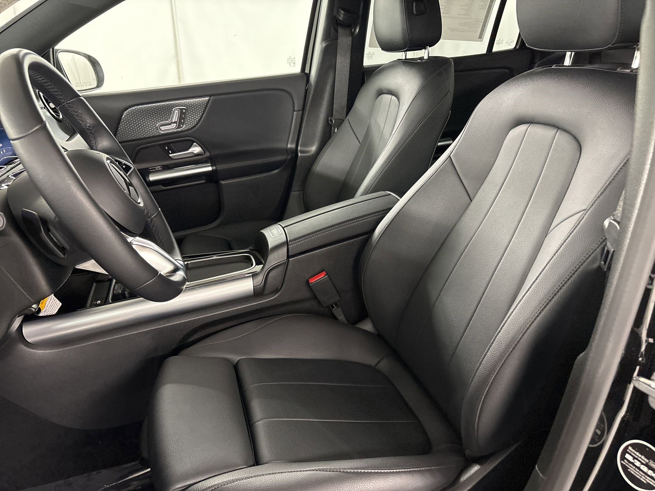 2025 Mercedes-Benz GLA 250 photo 4