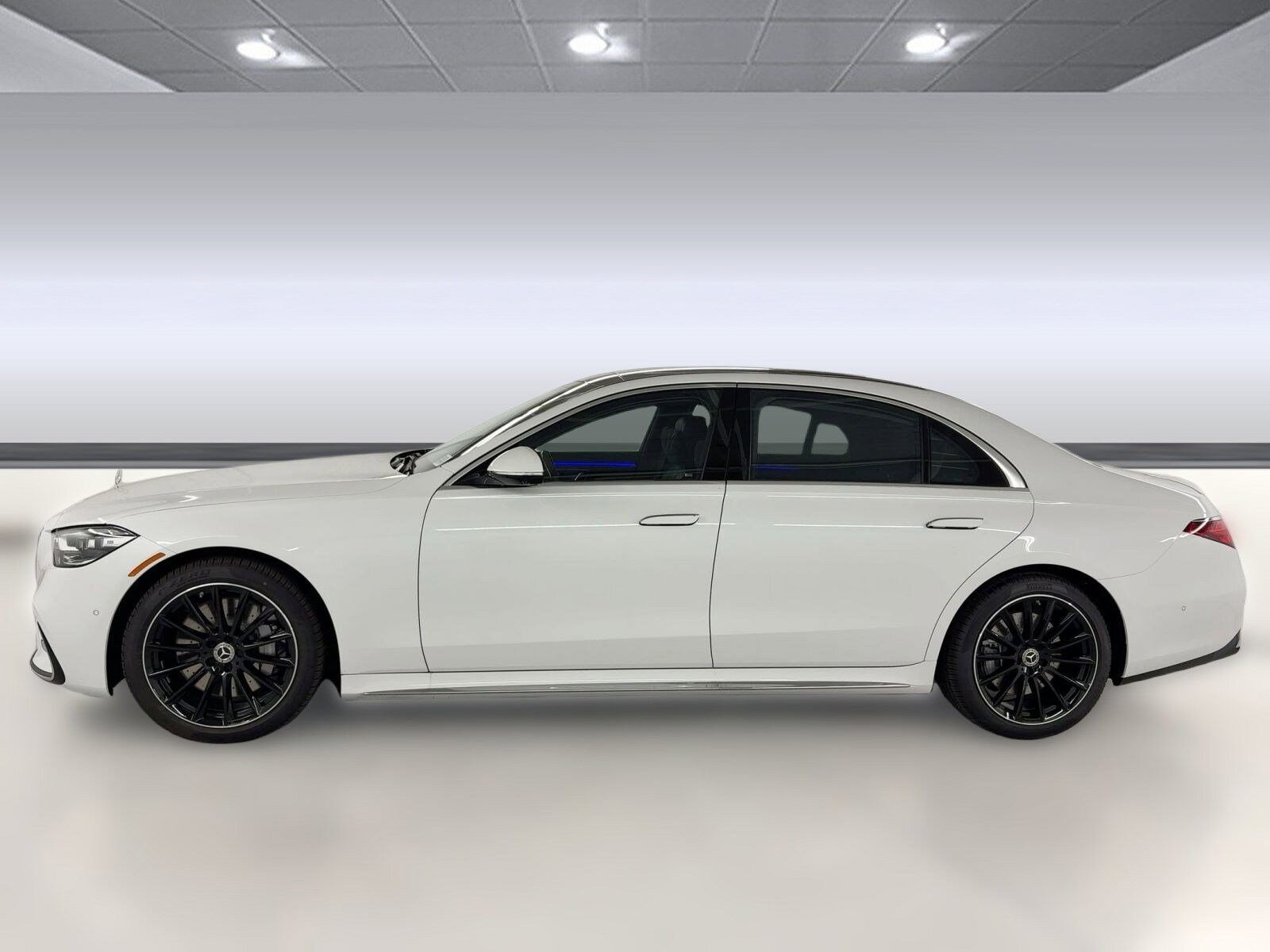 2026 Mercedes Benz S 580 4MATIC photo 2