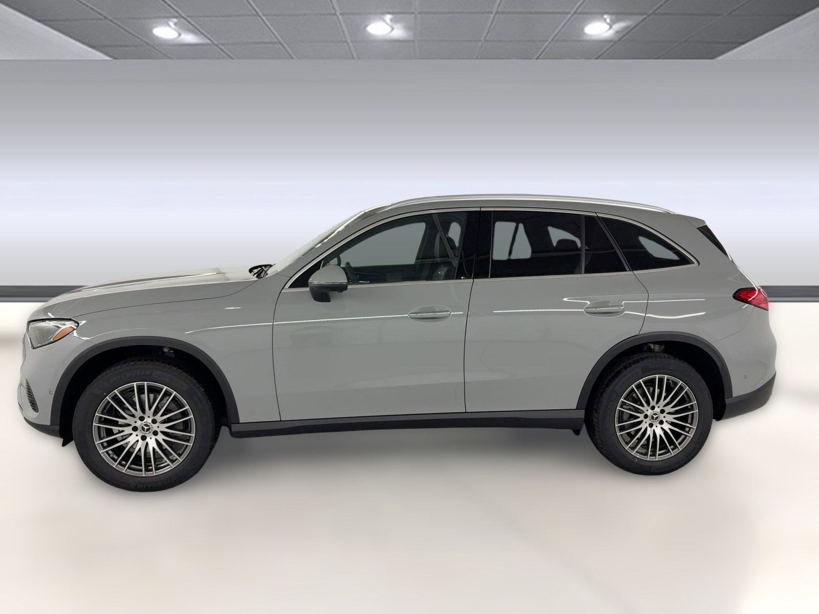 2026 Mercedes Benz GLC 300 photo 2