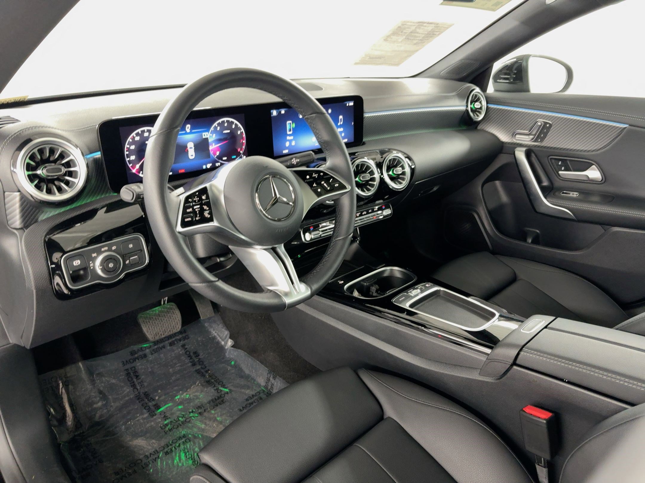 2025 Mercedes Benz CLA 250 photo 4