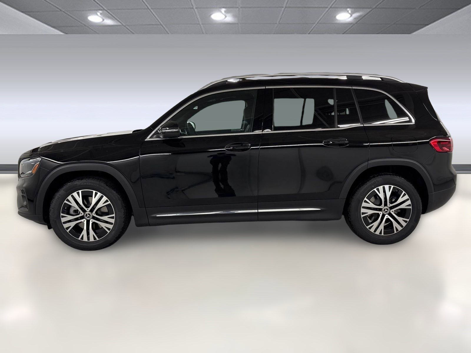 2026 Mercedes Benz GLB 250 photo 2