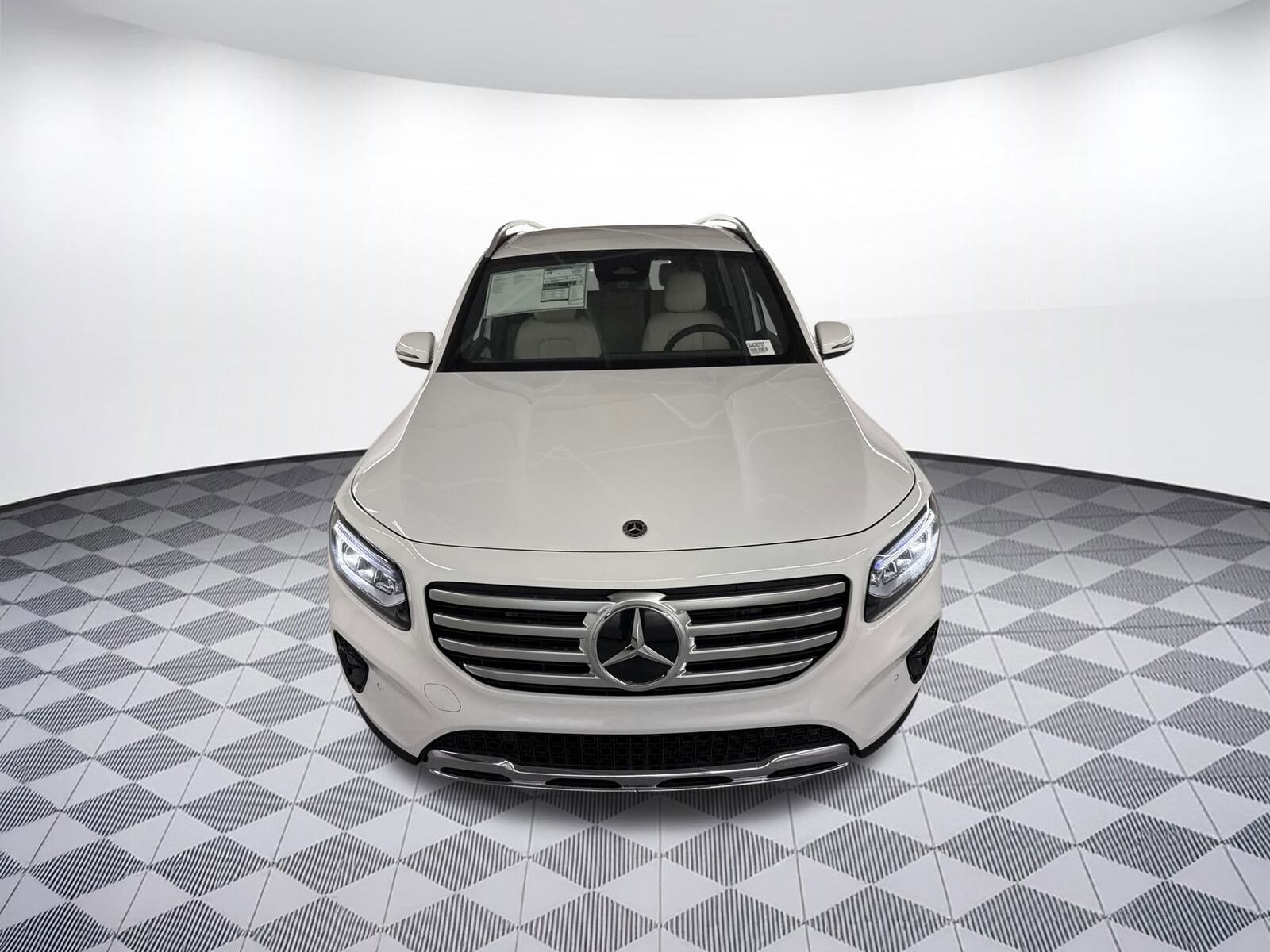 2025 Mercedes Benz GLB 250 photo 2