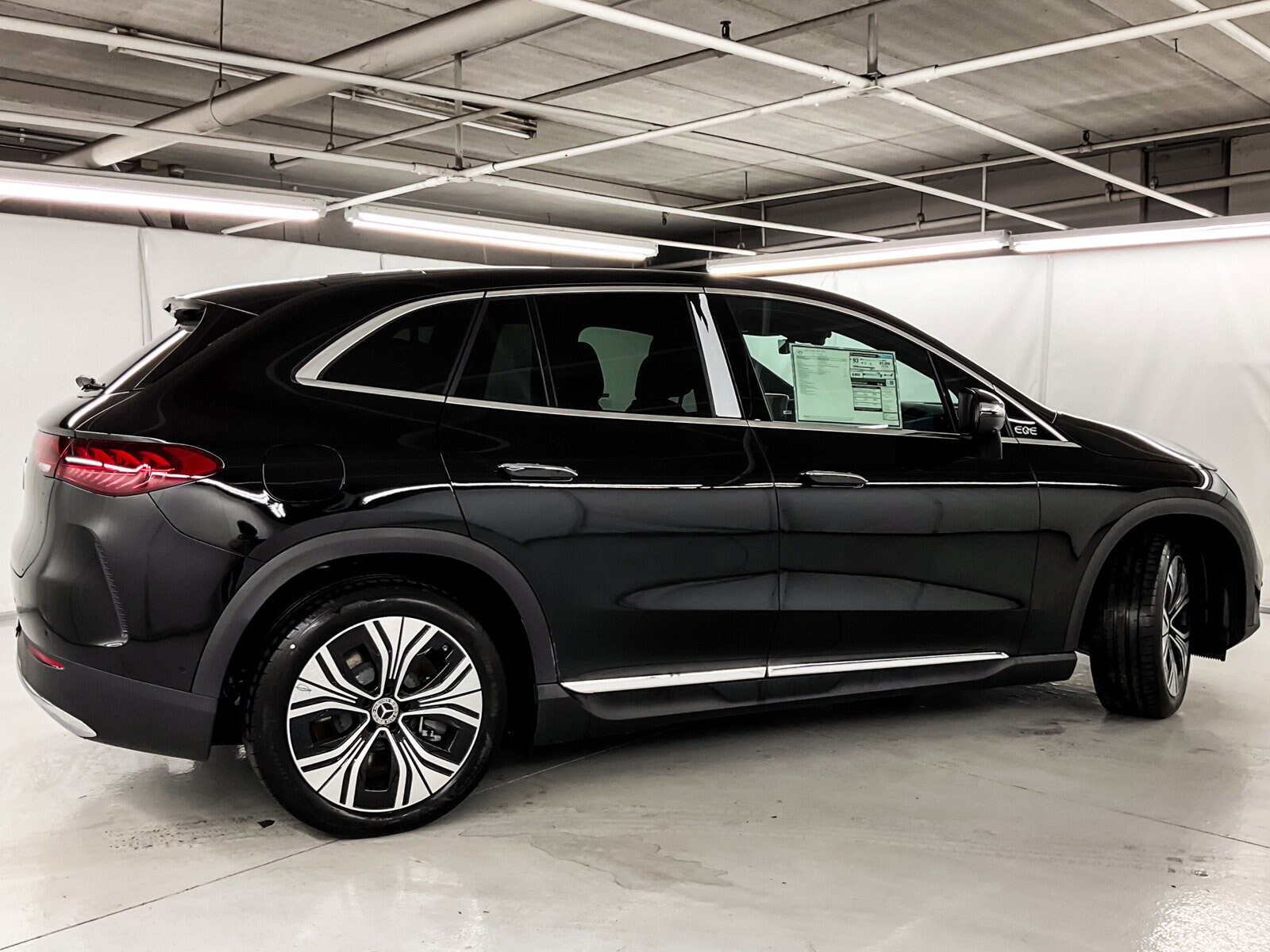 2025 Mercedes Benz EQE SUV 350 photo 4