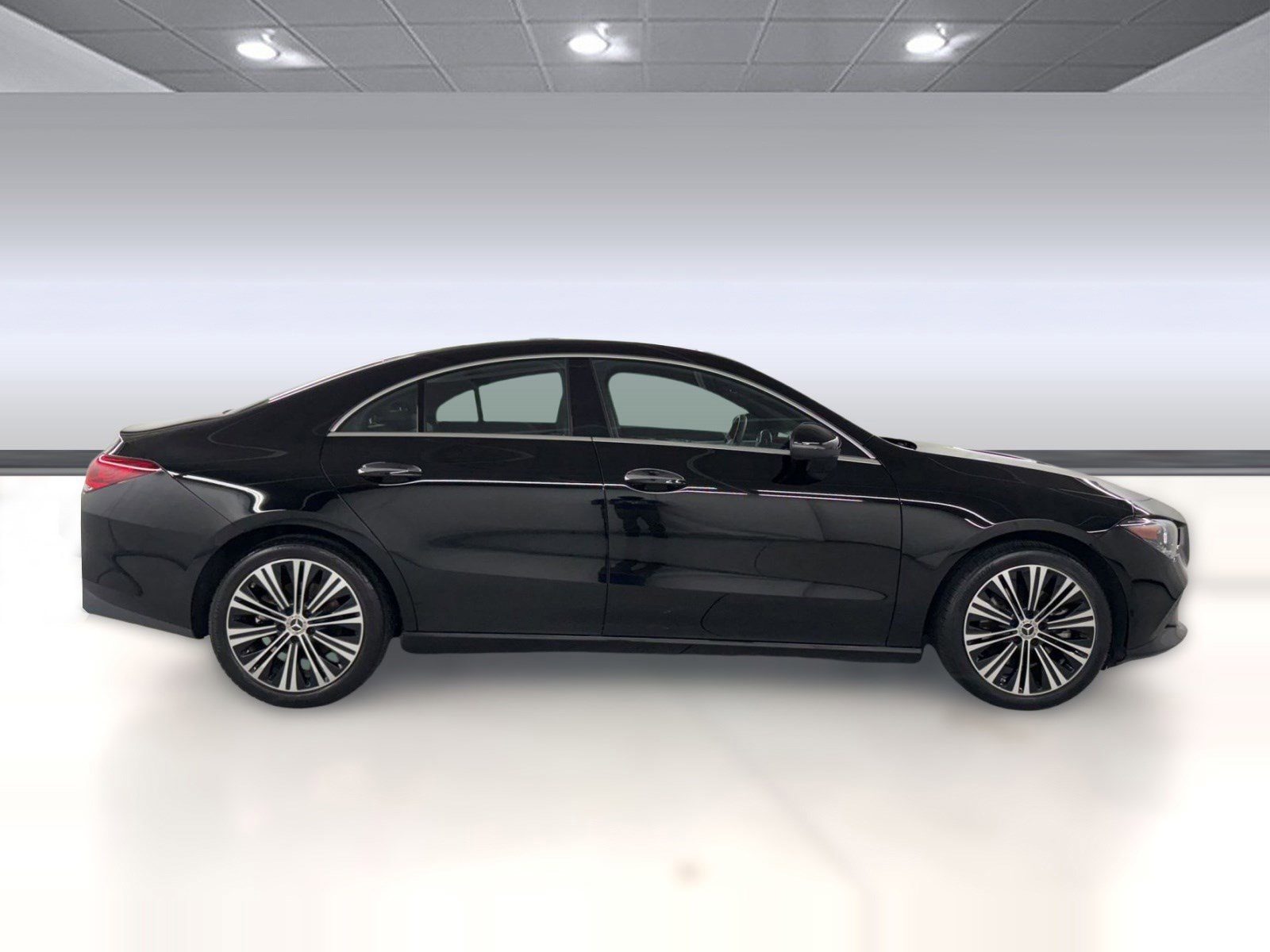 2023 Mercedes-Benz CLA 250 photo 3