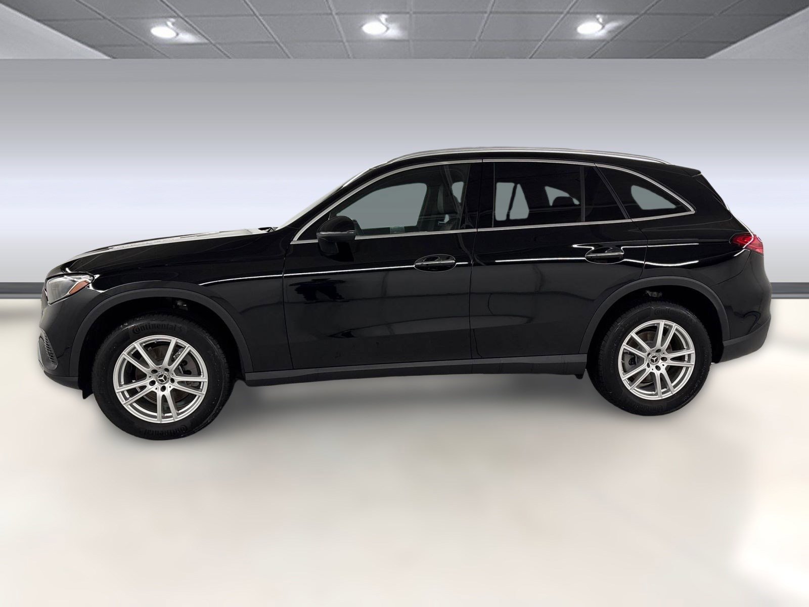 2024 Mercedes Benz GLC 300 photo 2