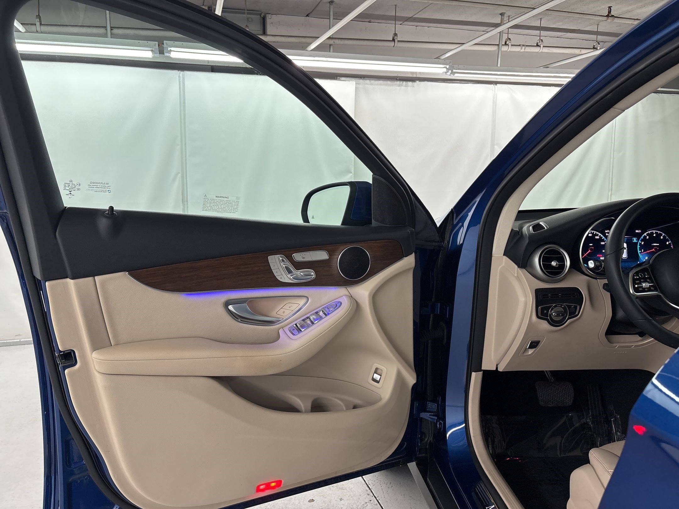 2022 Mercedes-Benz GLC 300 photo 4