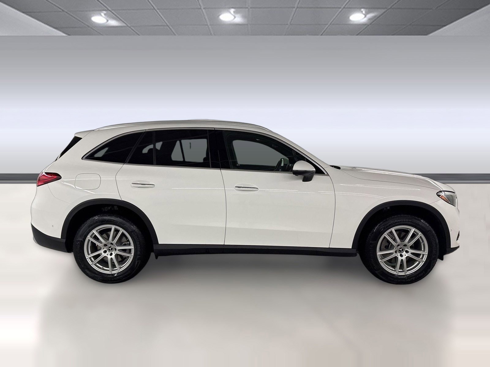 2026 Mercedes-Benz GLC 300 photo 3
