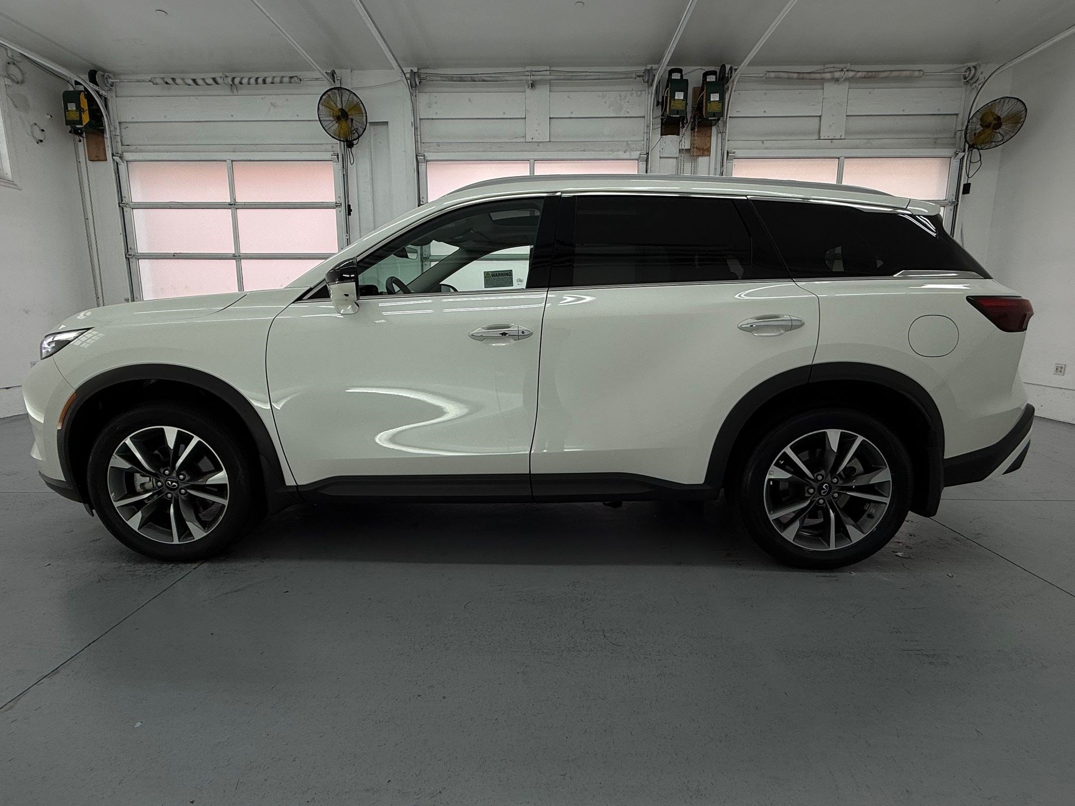 QX60 LUXE SUV