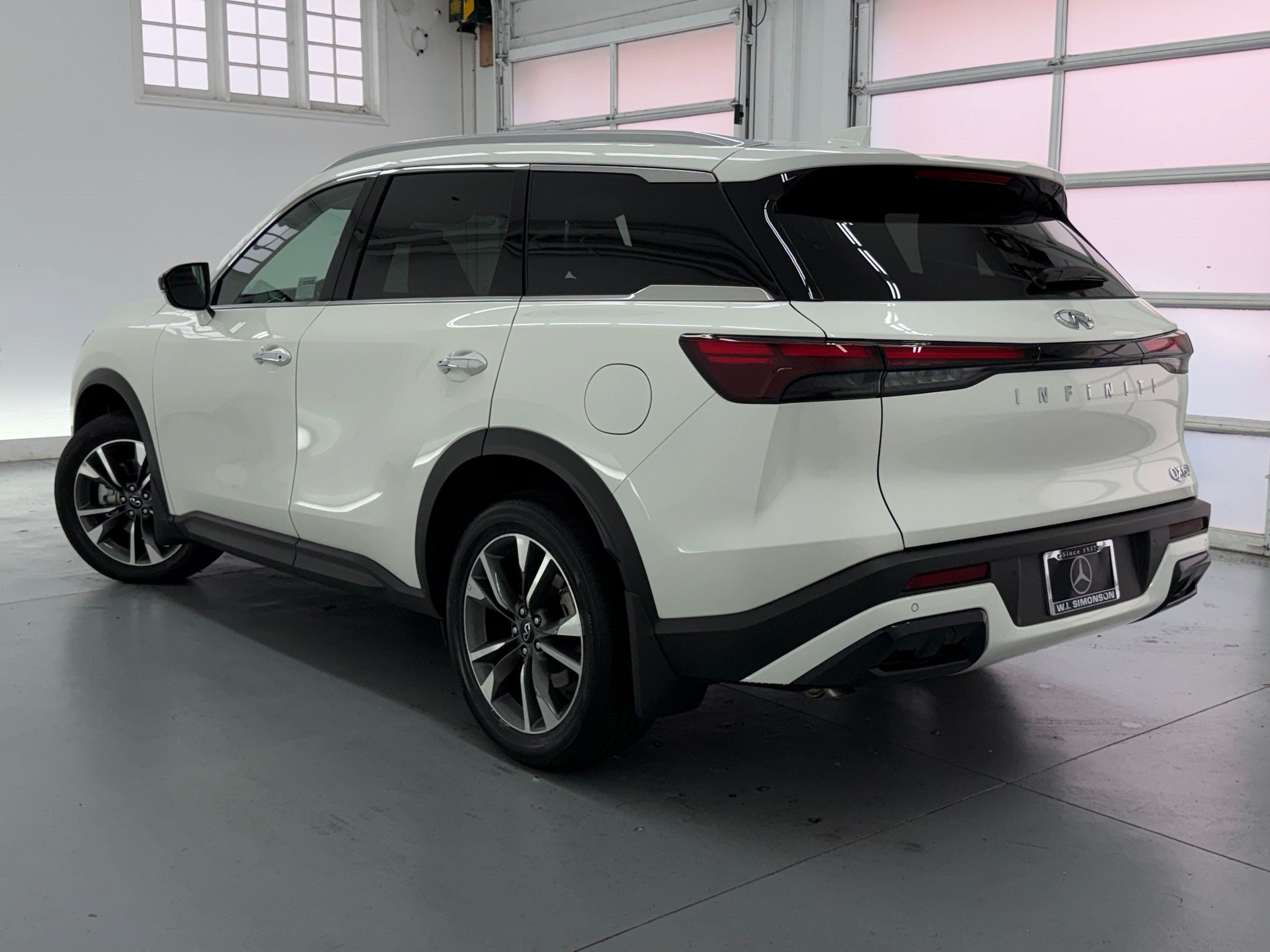 QX60 LUXE SUV