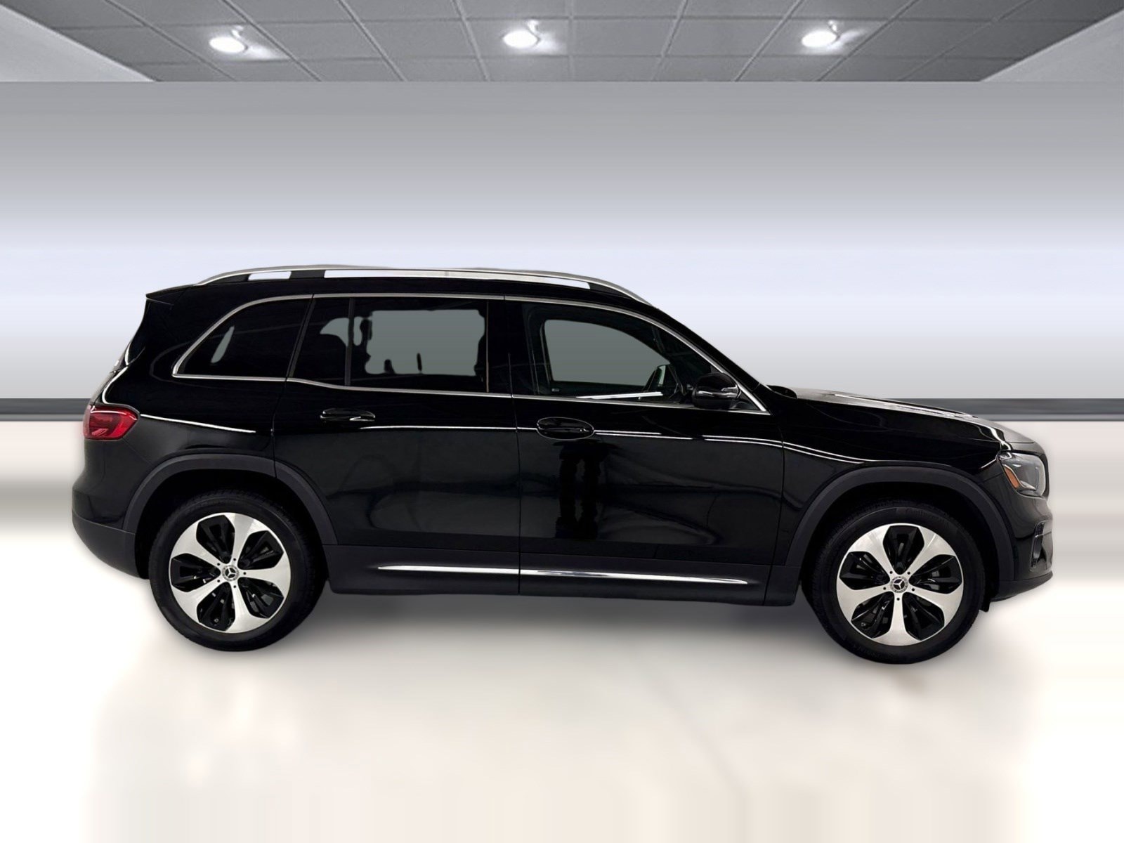 2026 Mercedes-Benz GLB 250 photo 3