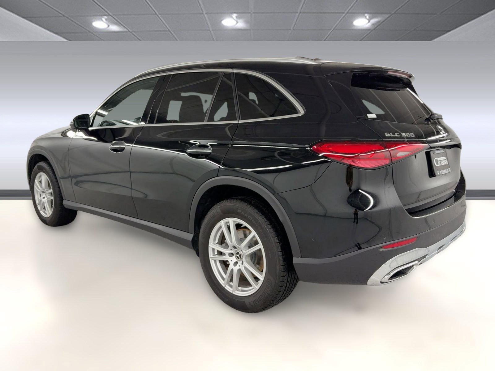 2025 Mercedes Benz GLC 300 photo 2