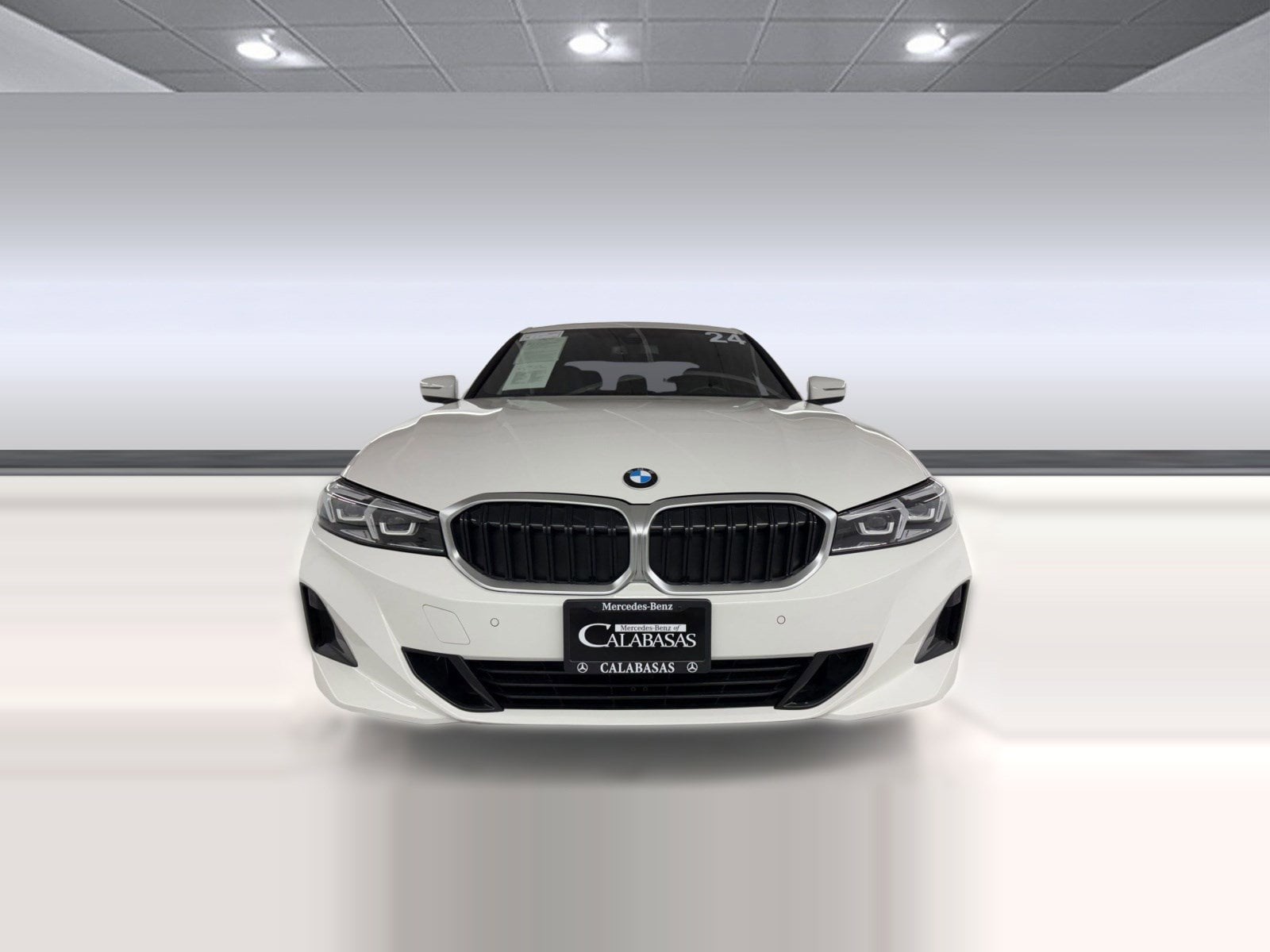 2024 BMW 330i photo 5