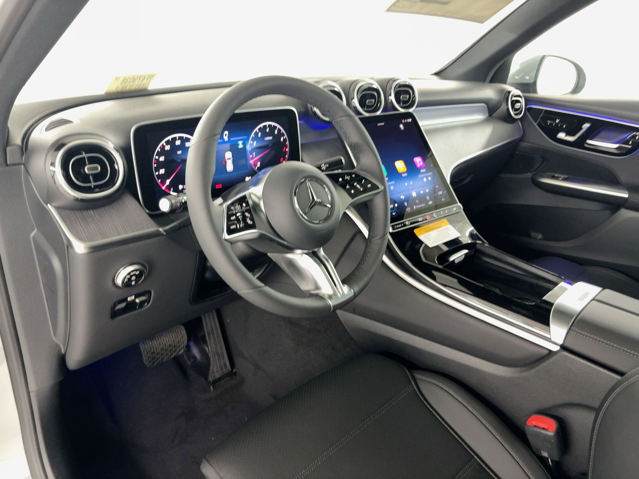 2026 Mercedes Benz GLC 300 photo 4