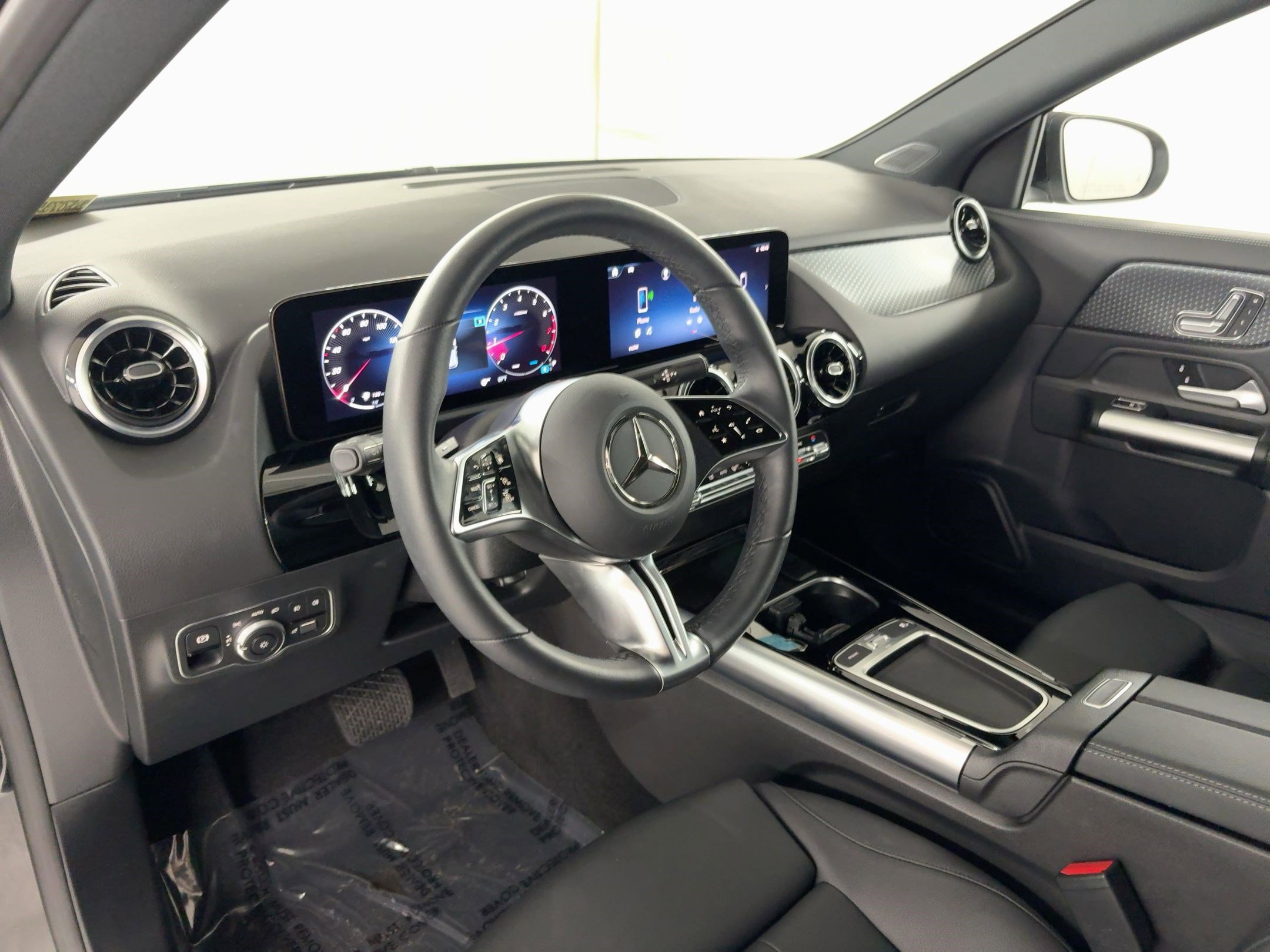 2025 Mercedes Benz GLA 250 photo 3