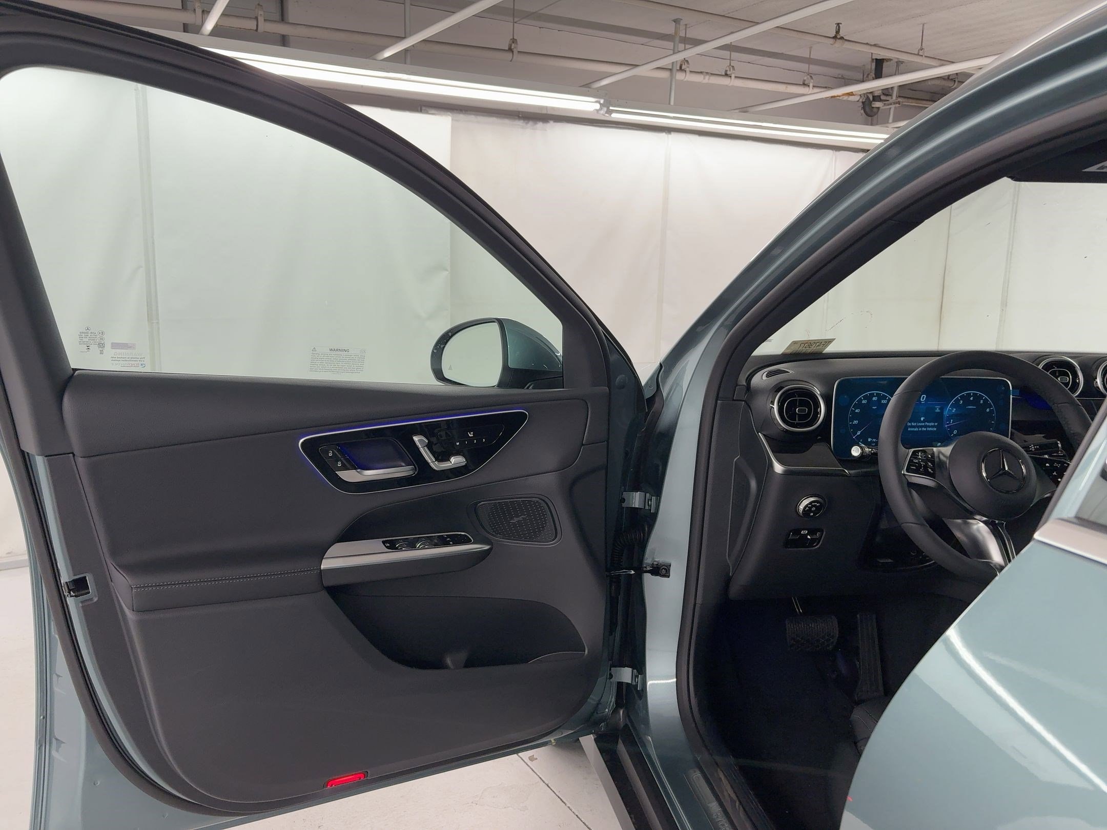 2026 Mercedes-Benz GLC 300 photo 4