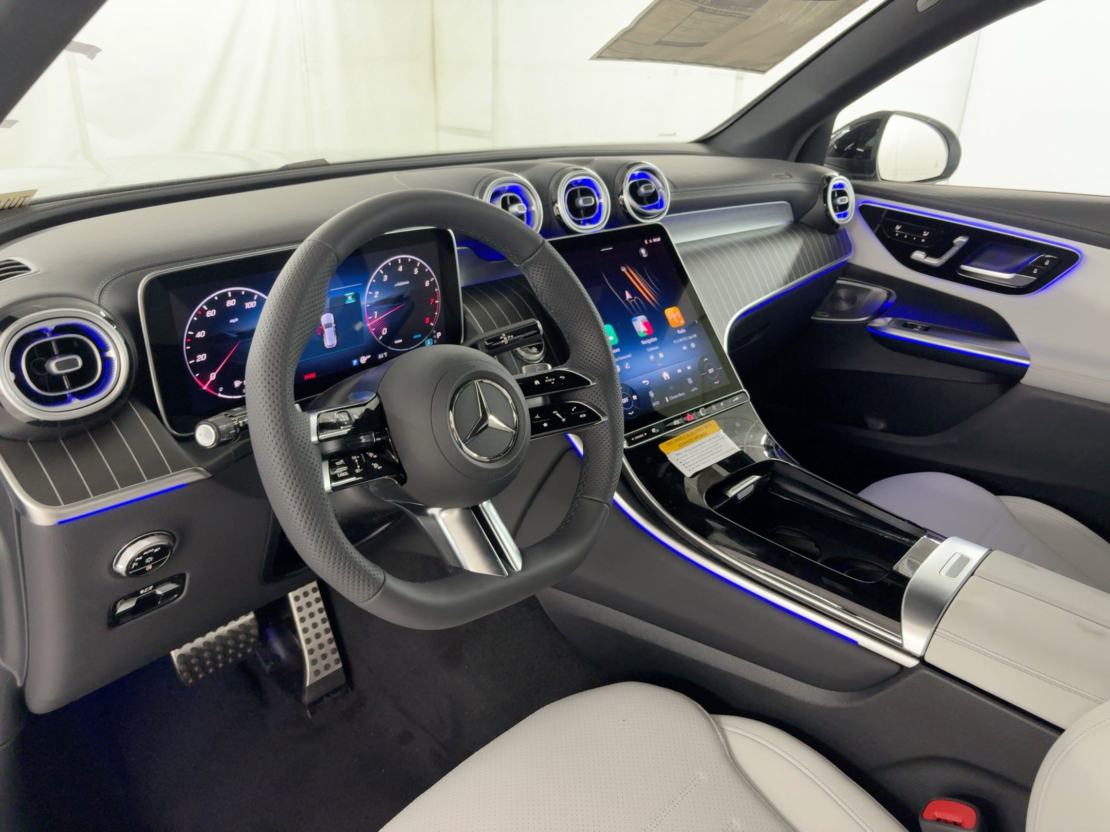 2026 Mercedes Benz GLC 300 photo 4