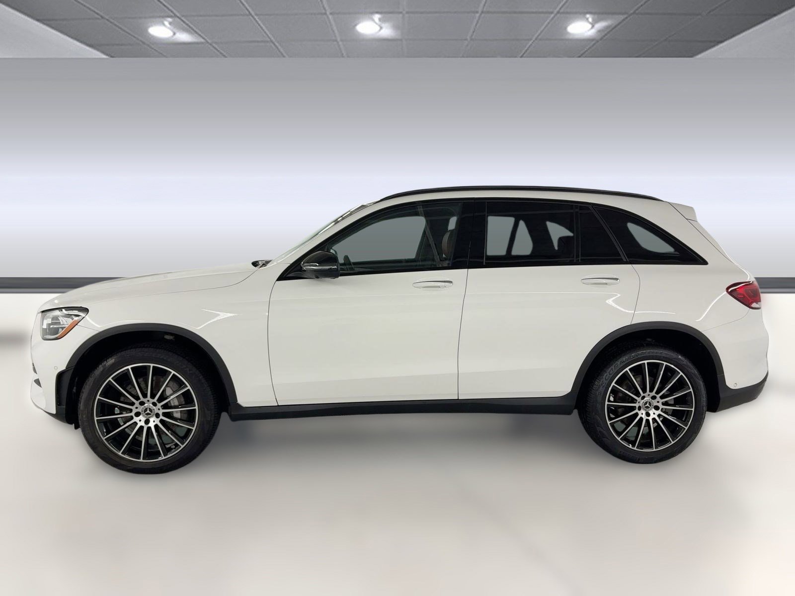 2022 Mercedes Benz GLC 300 photo 2