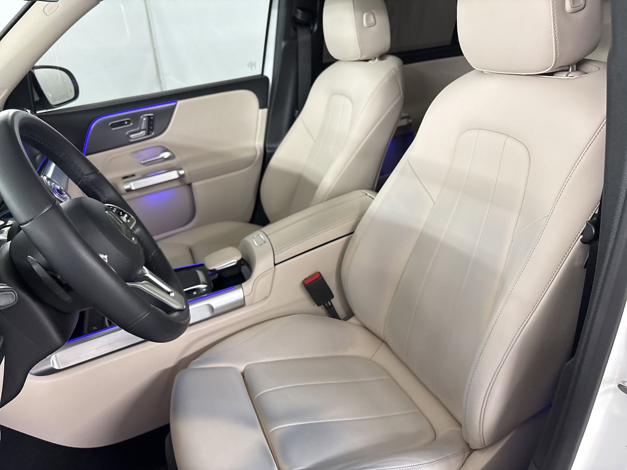 2023 Mercedes-Benz GLB 250 4MATIC photo 4