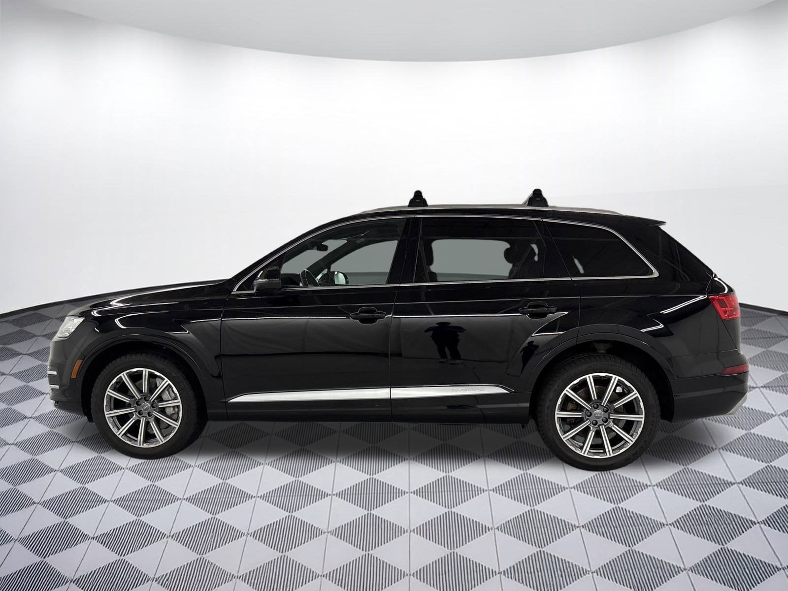 Used 2018 Audi Q7 Premium Plus with VIN WA1LAAF78JD044059 for sale in Calabasas, CA