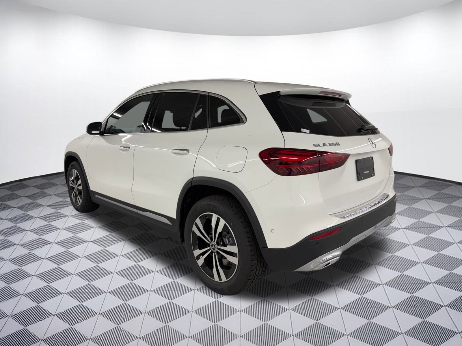 2026 Mercedes Benz GLA 250 photo 2