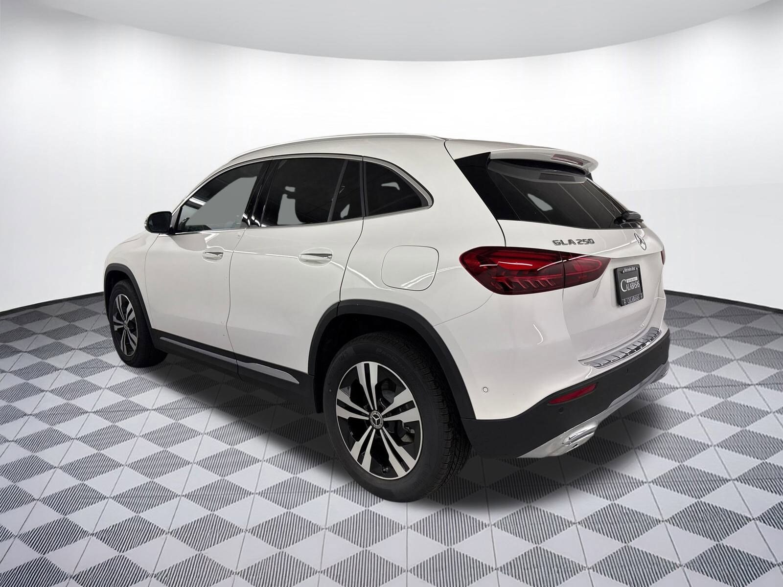 2026 Mercedes Benz GLA 250 photo 3