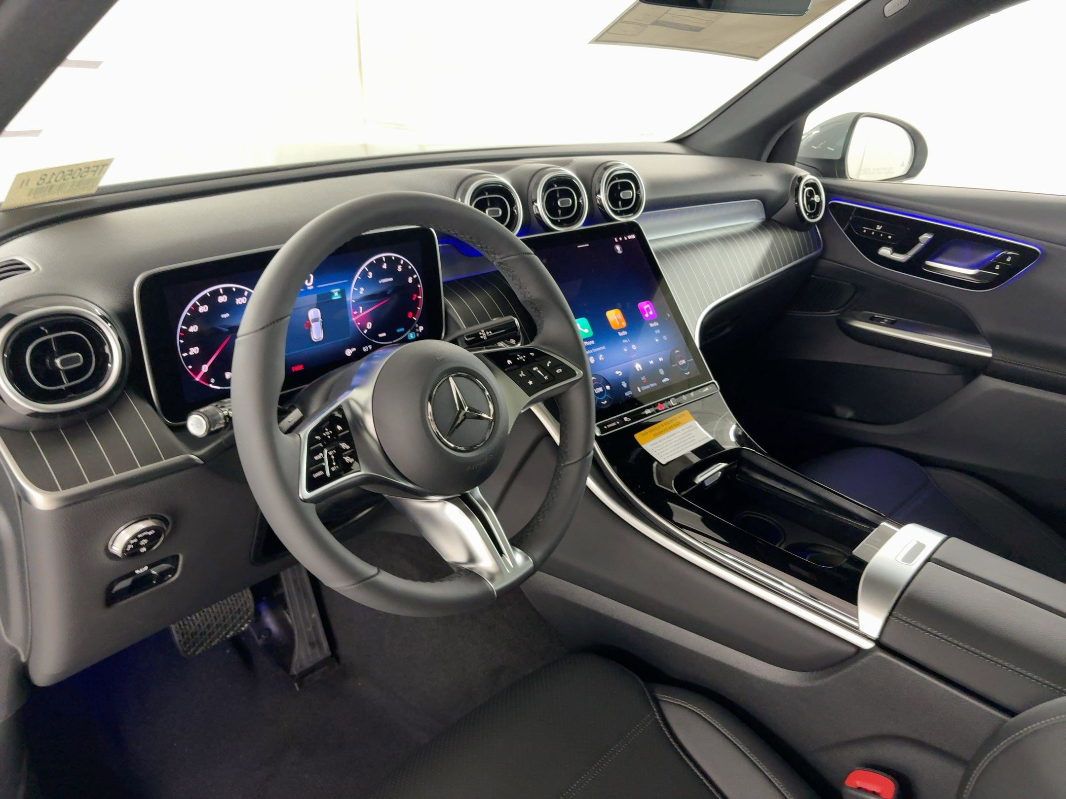 2026 Mercedes Benz GLC 300 photo 4