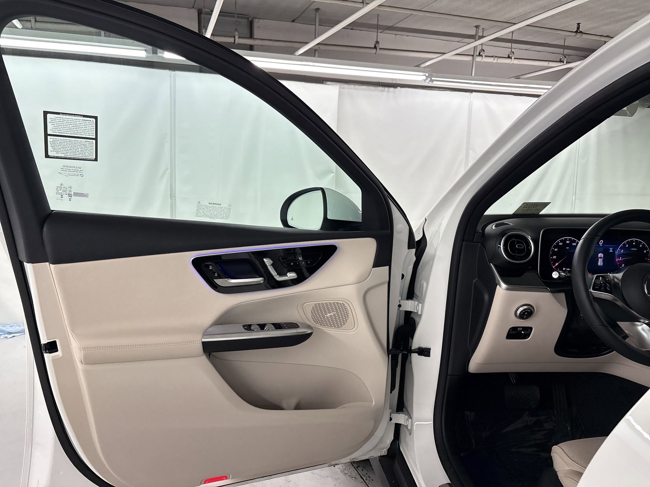 2026 Mercedes-Benz GLC 300 photo 4