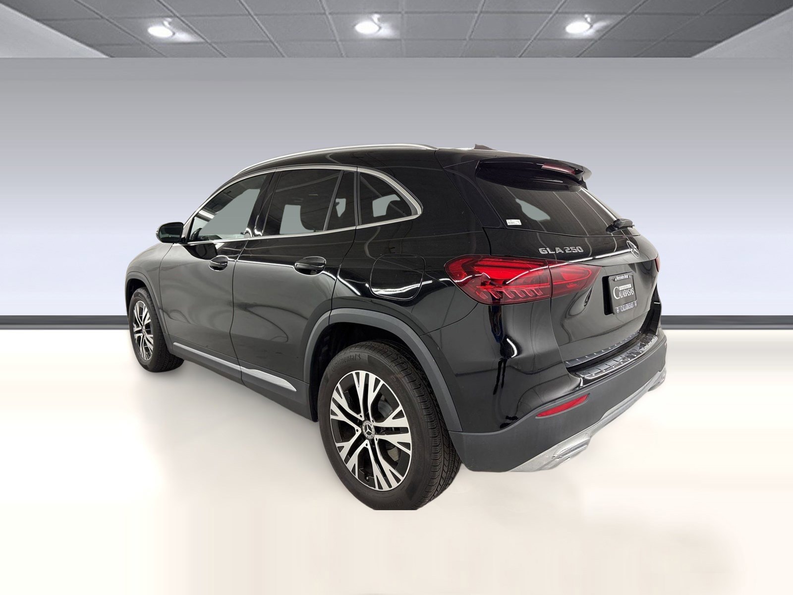 2025 Mercedes-Benz GLA 250 photo 2