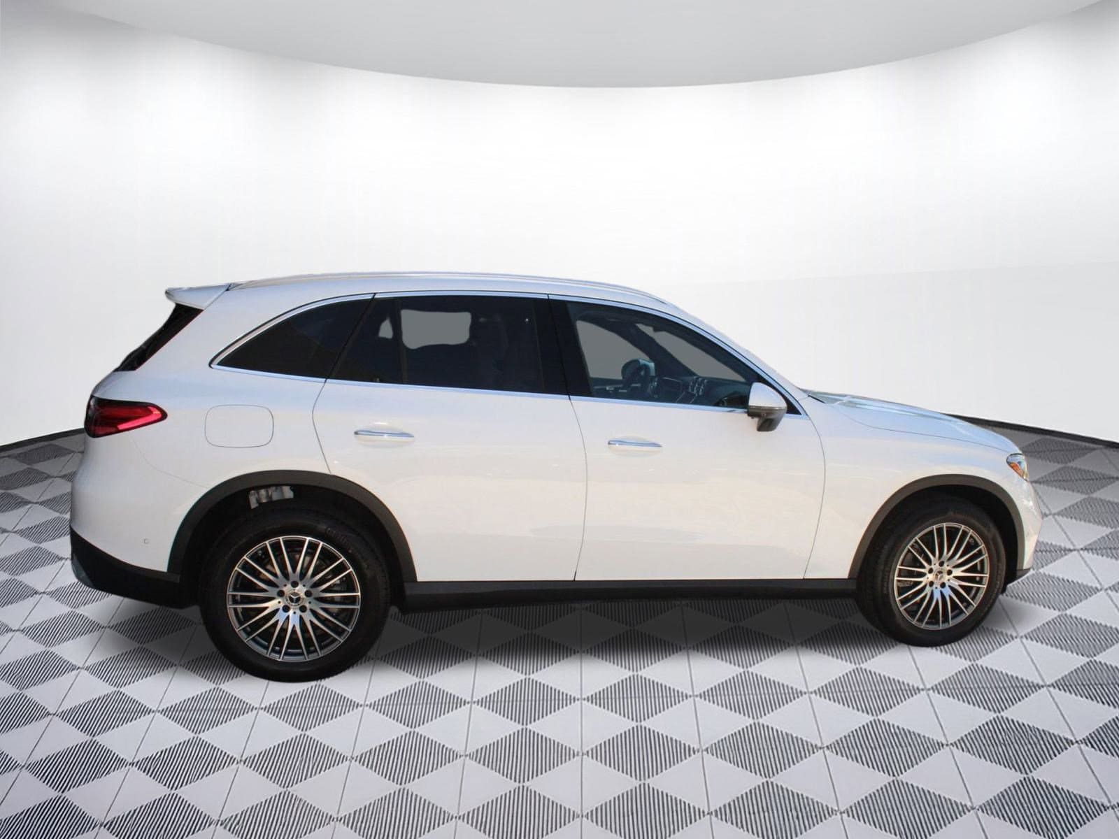 2026 Mercedes-Benz GLC Base - Photo 8
