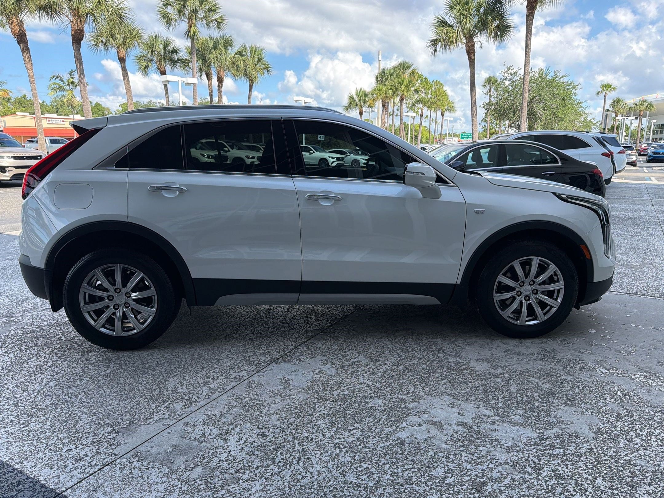 XT4 FWD Premium Luxury SUV