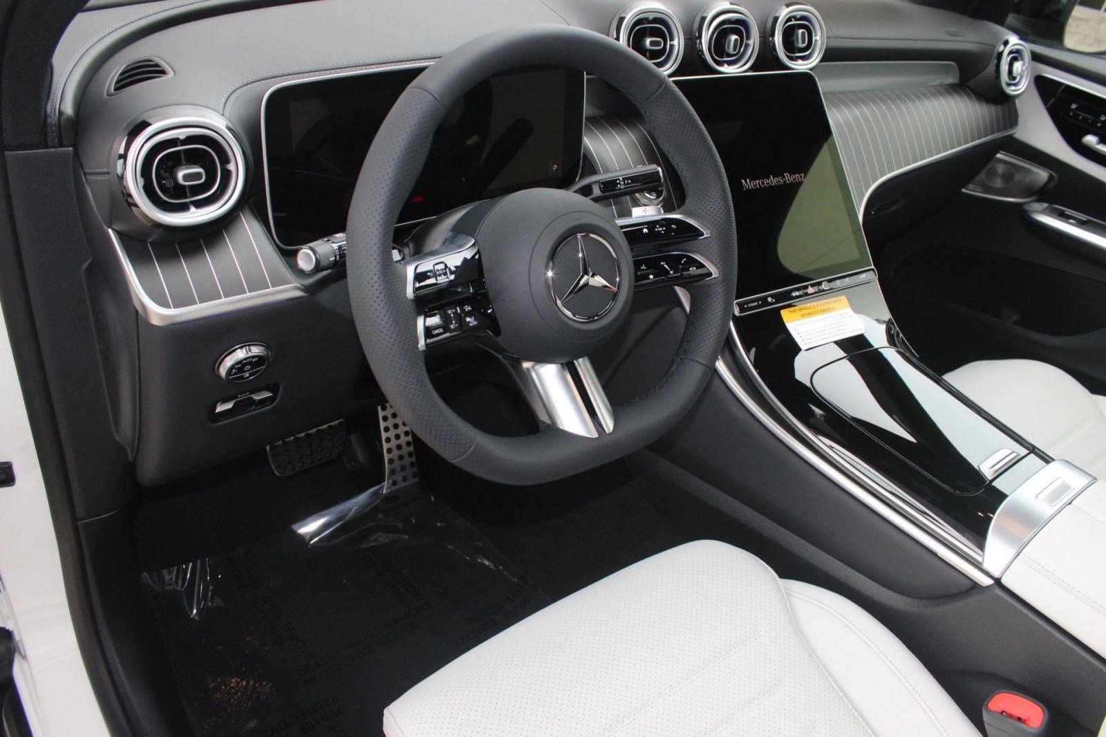 2026 Mercedes Benz GLC 300 photo 3