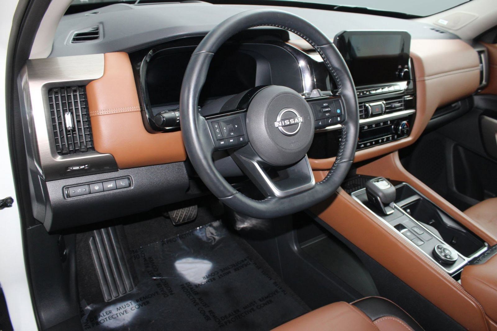 2023 Nissan Pathfinder Platinum photo 4