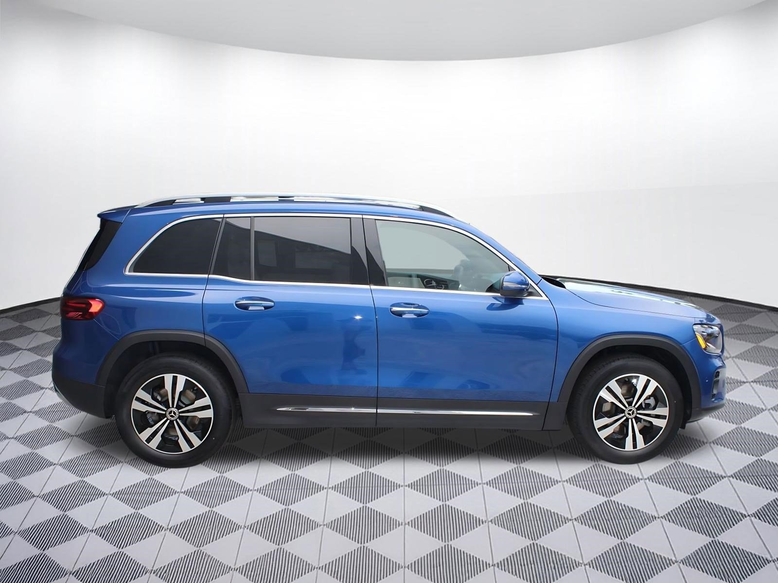 2026 Mercedes-Benz GLB GLB 250 - Photo 8
