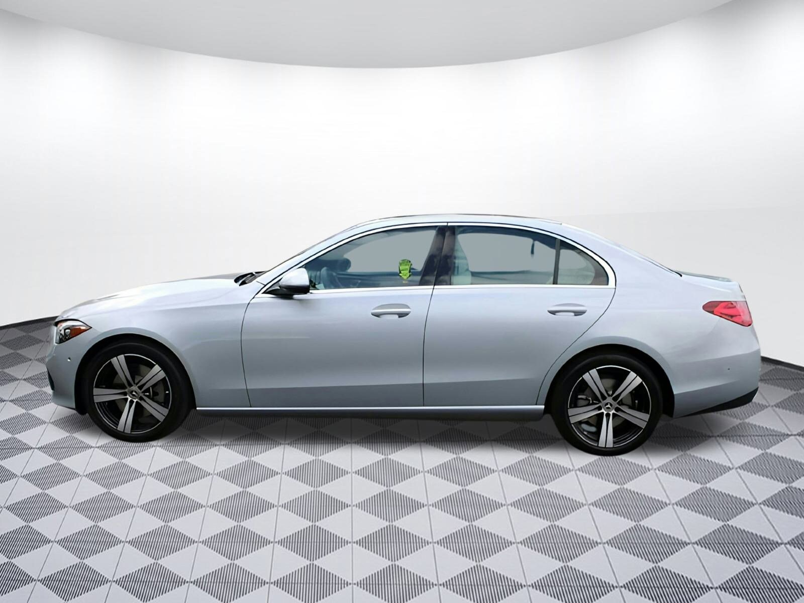 2025 Mercedes Benz C 300 photo 4