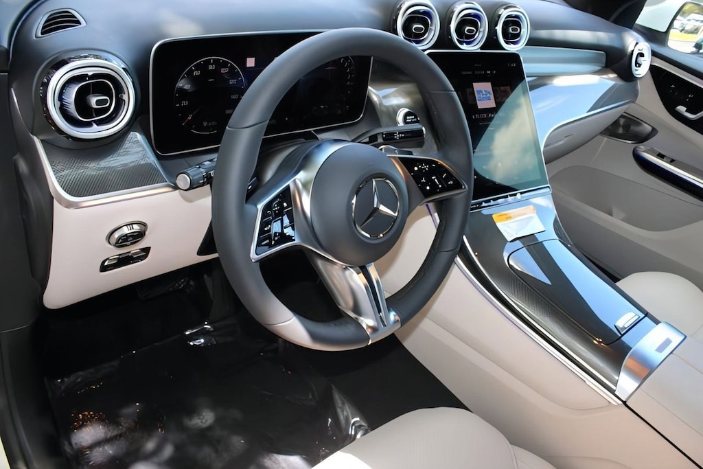 New 2025 Mercedes-Benz GLC 350e 4MATIC SUV