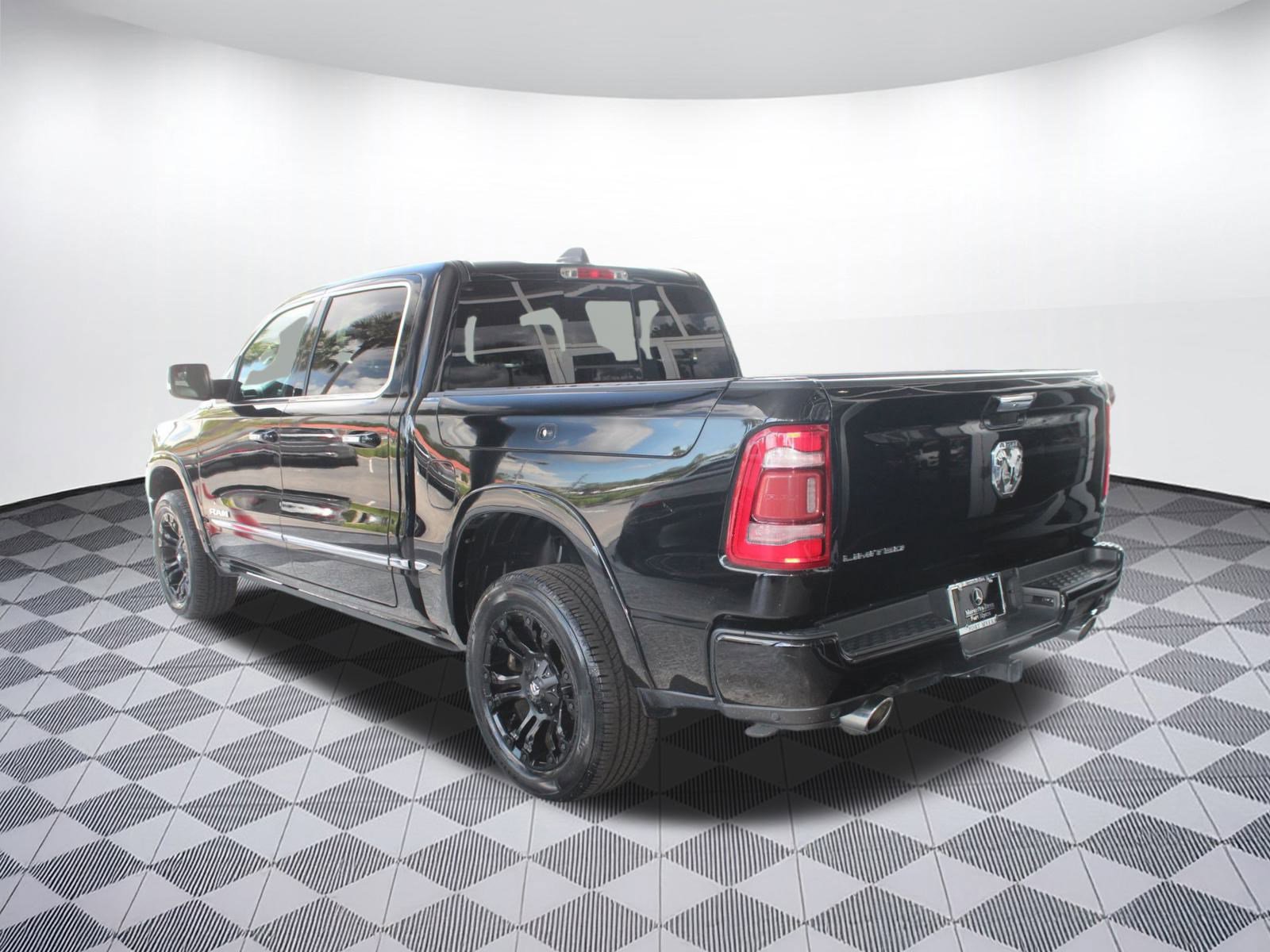 2019 Ram 1500 Limited photo 3
