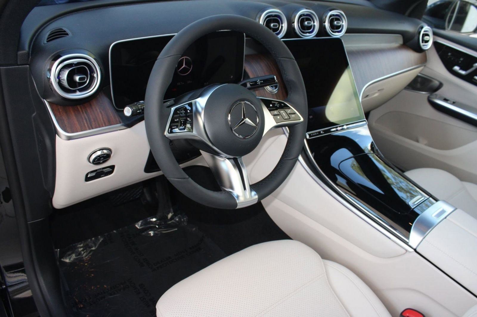 2026 Mercedes Benz GLC 300 4MATIC photo 4