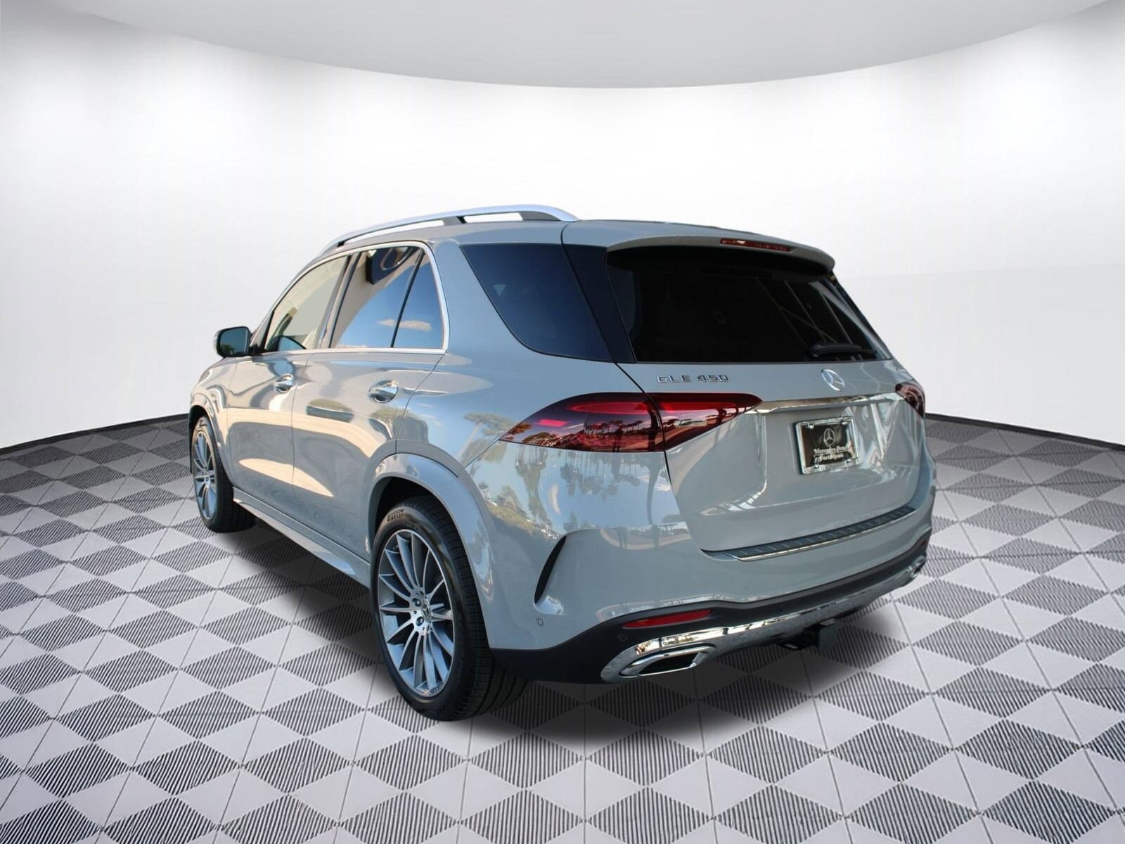 2026 Mercedes Benz GLE 450 4MATIC photo 3