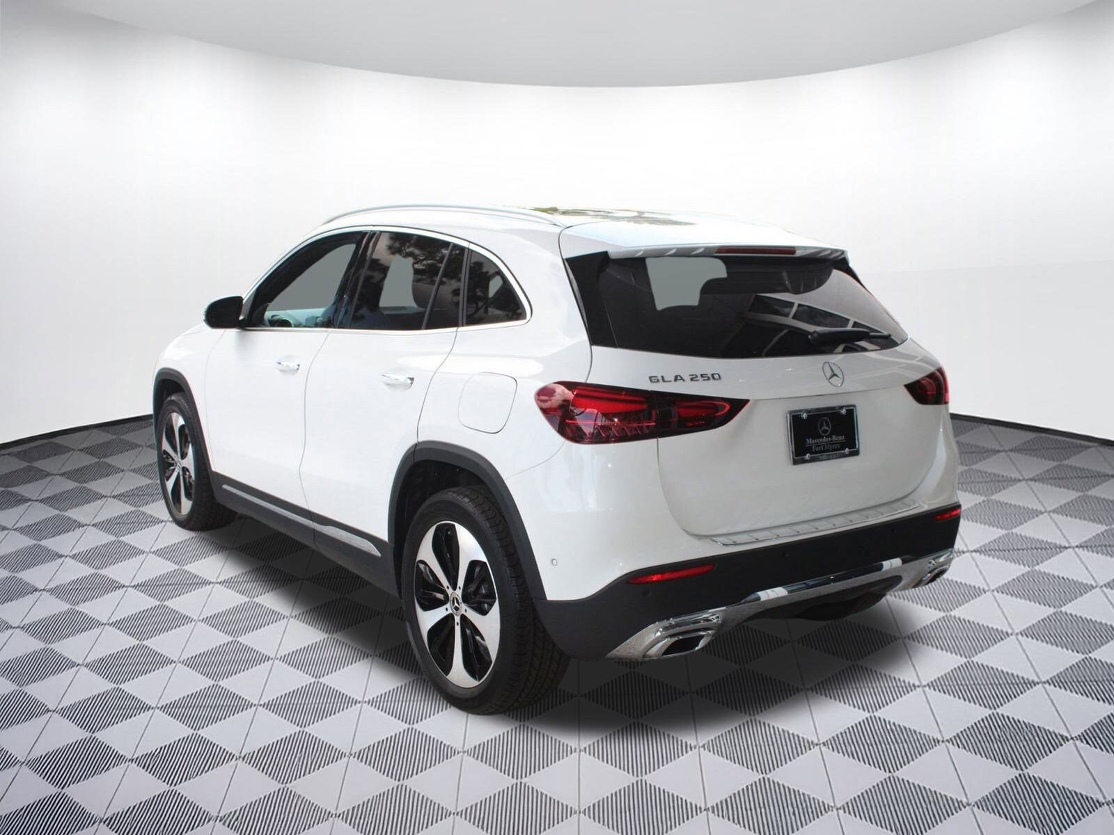 2026 Mercedes Benz GLA 250 photo 3