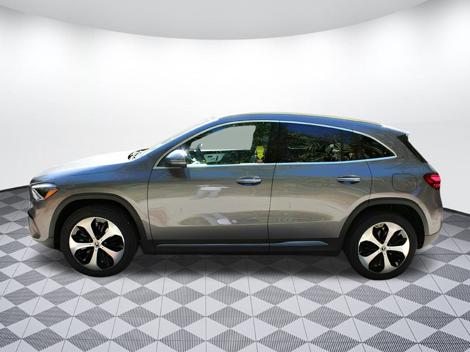 2025 Mercedes Benz GLA 250 4MATIC photo 4