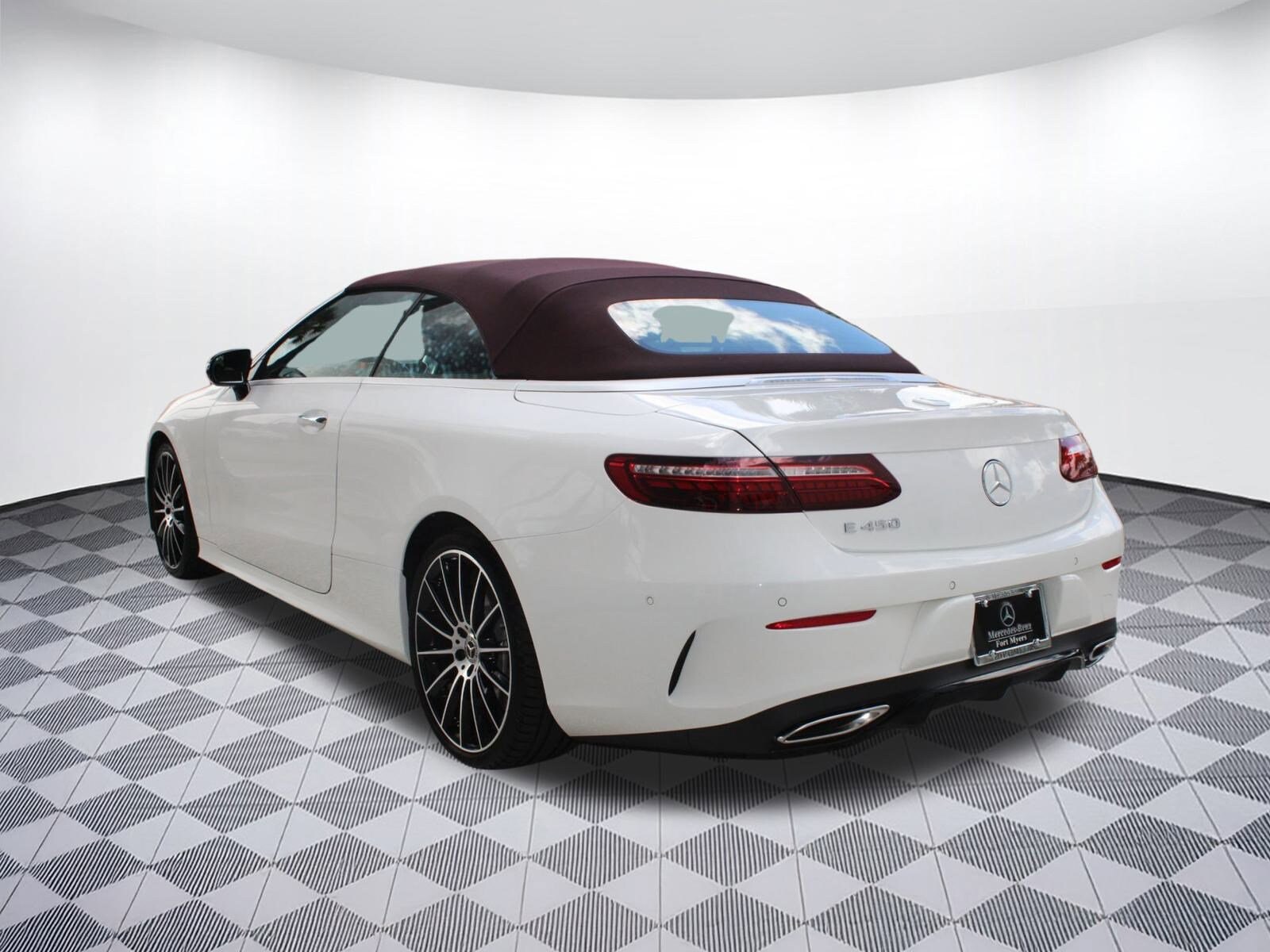 2023 Mercedes Benz E 450 photo 3