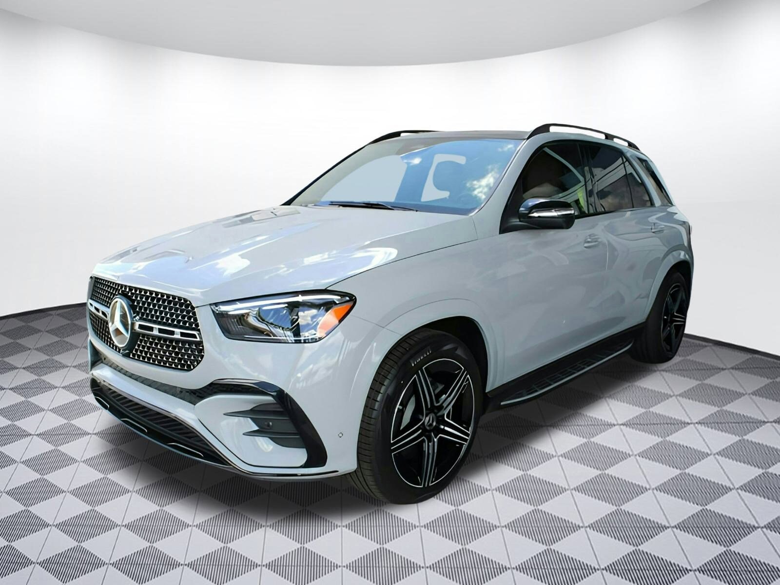 2025 Mercedes Benz GLE 350 4MATIC photo 2