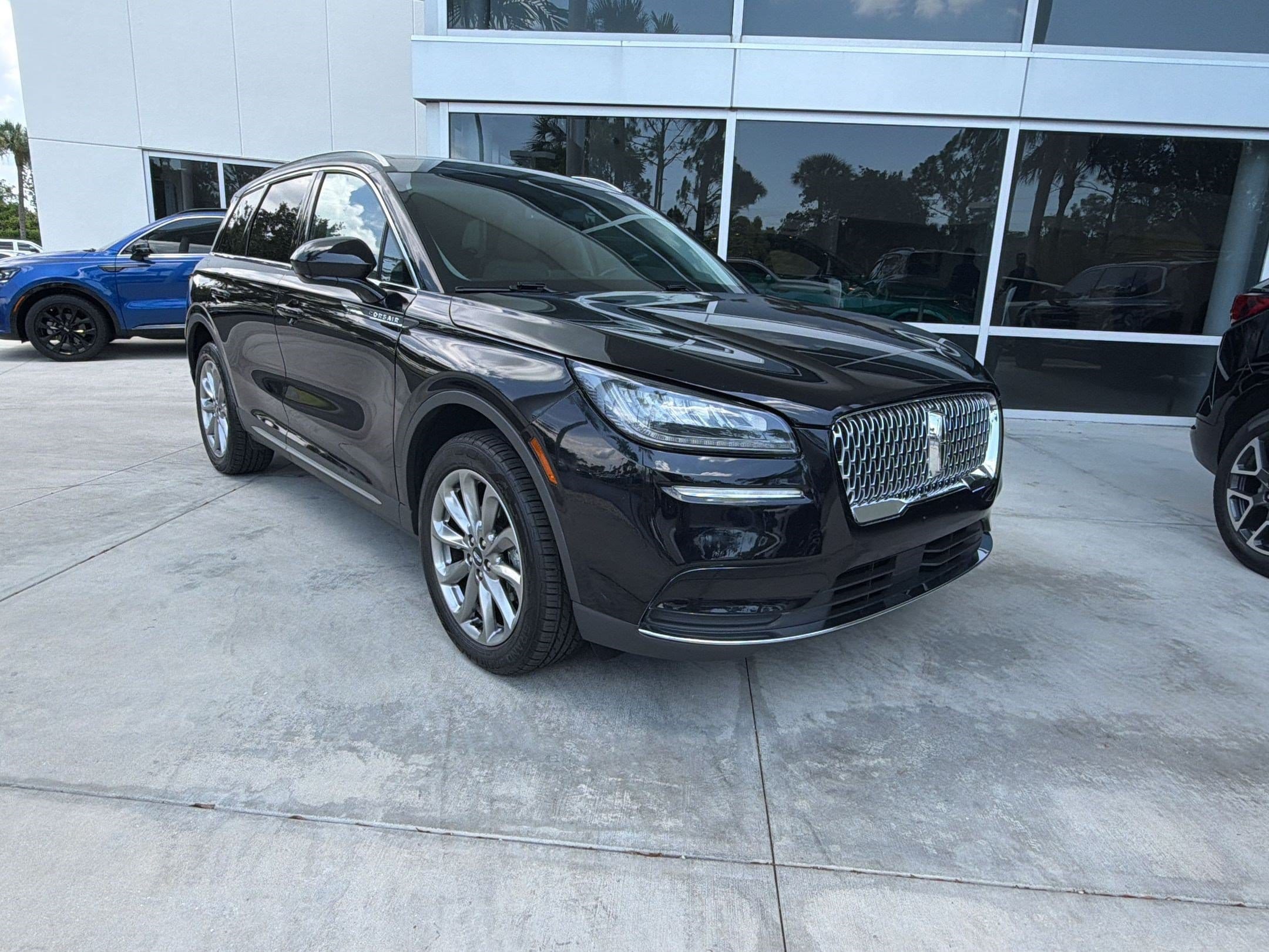 Corsair Standard SUV