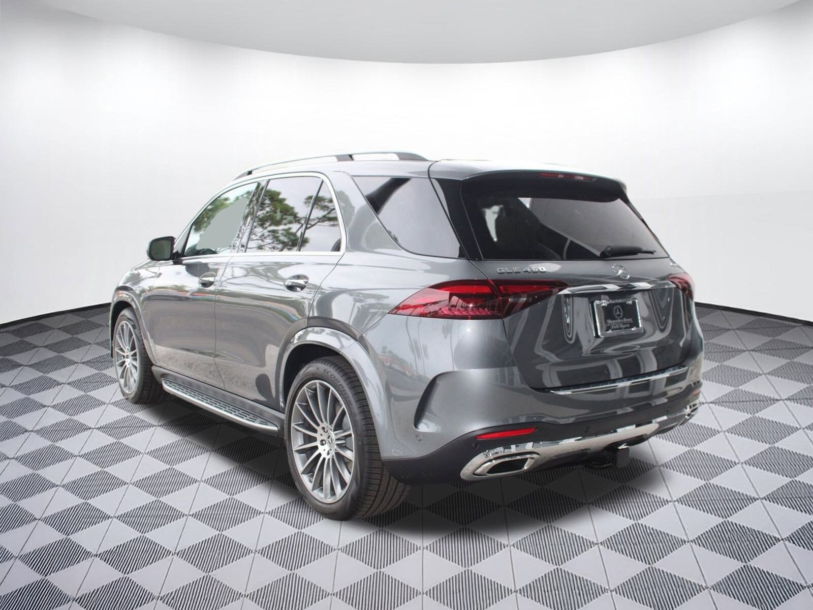 2026 Mercedes Benz GLE 450 4MATIC photo 2