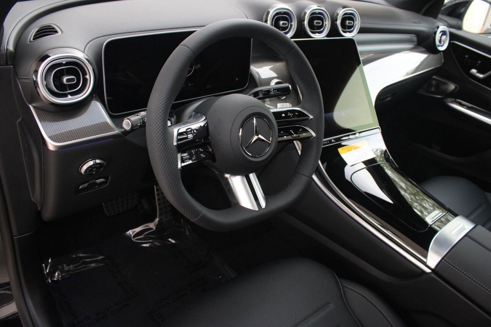 2026 Mercedes Benz GLC 300 photo 4