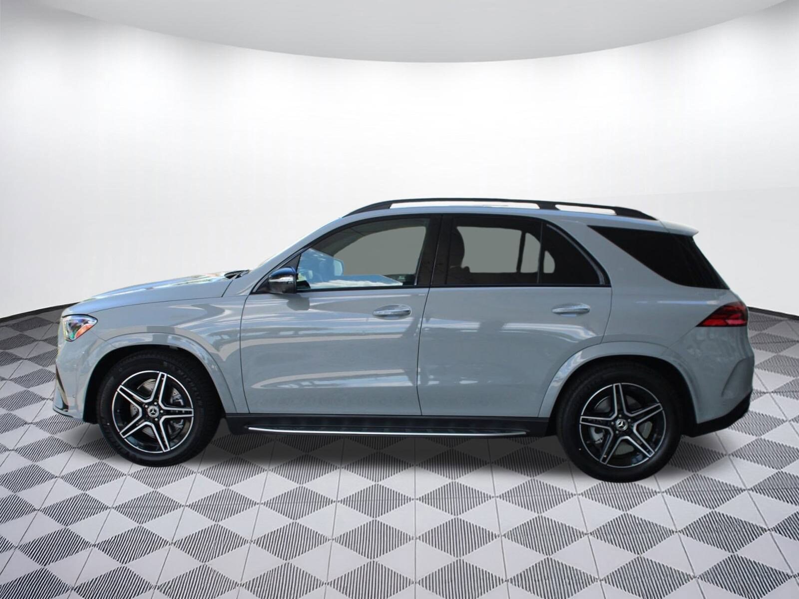 2026 Mercedes Benz GLE 450 4MATIC photo 2