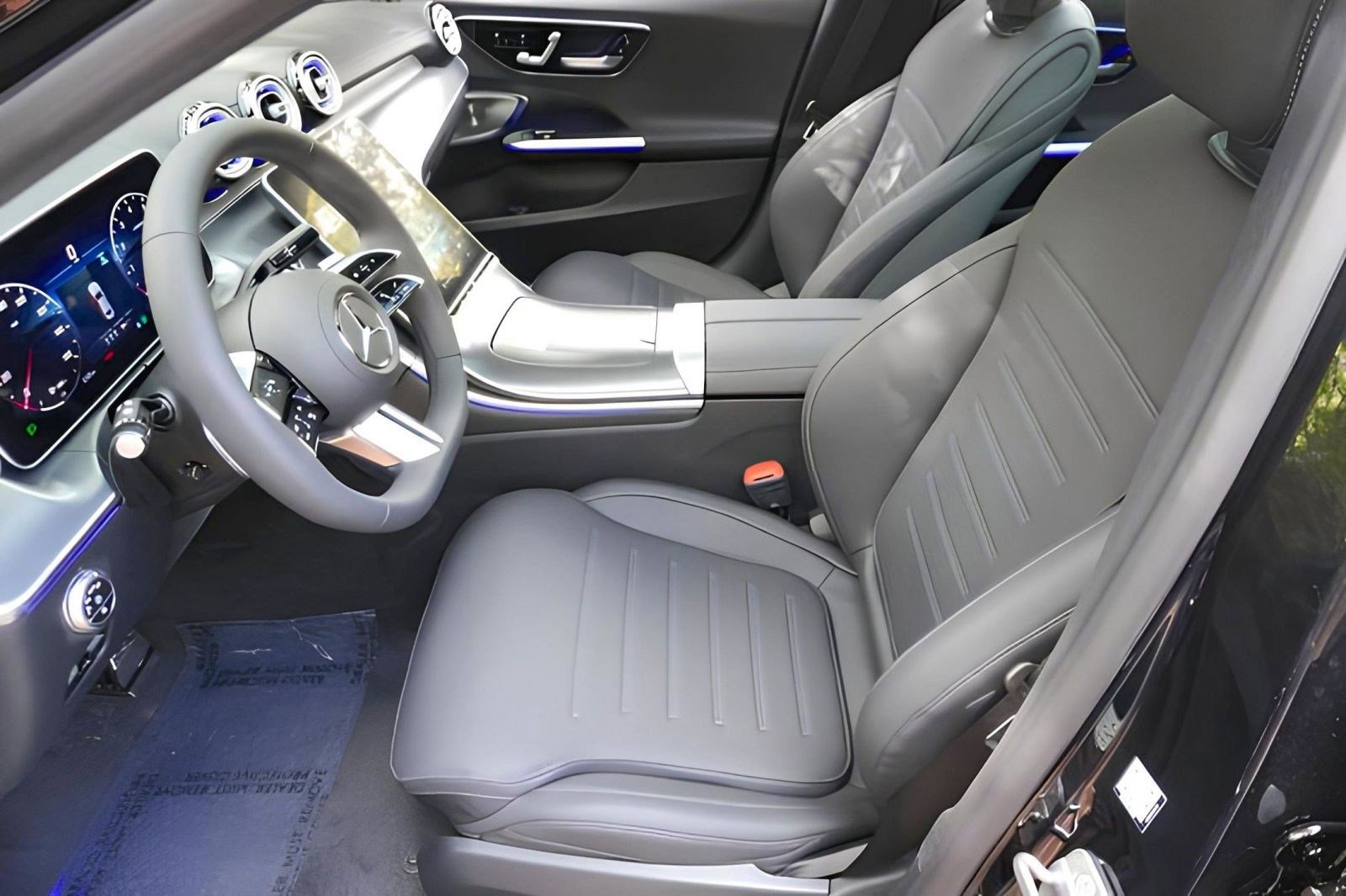 2025 Mercedes Benz C 300 Sedan photo 4