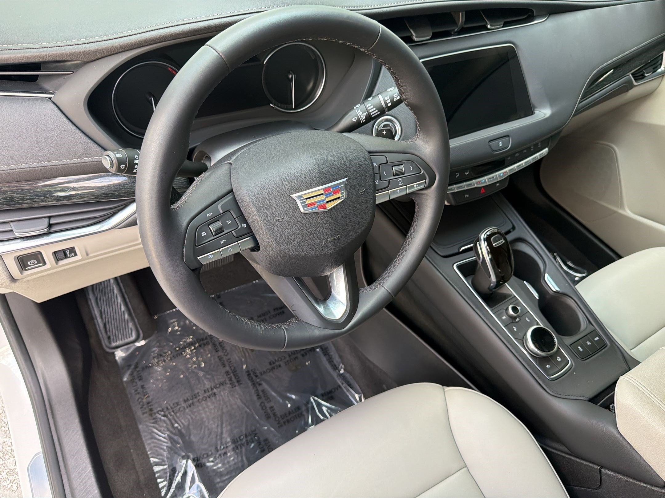 XT4 FWD Premium Luxury SUV