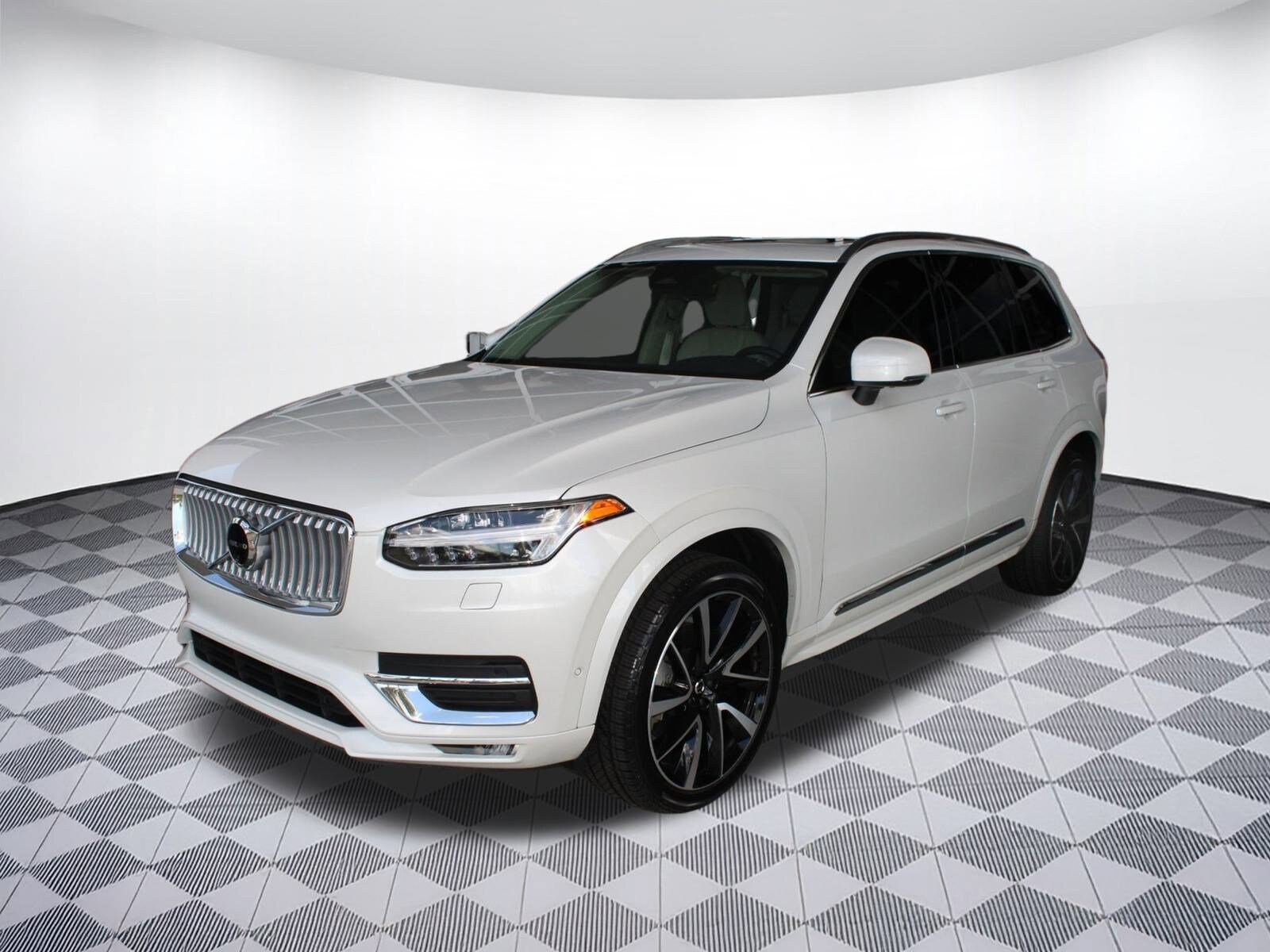2024 Volvo XC90 Plus photo 2